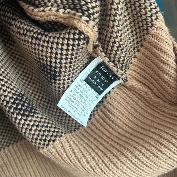 Chic Tan and Black Floral Cardigan Small - Picture 3 of 11